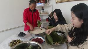 过端午佳节 品美味香粽